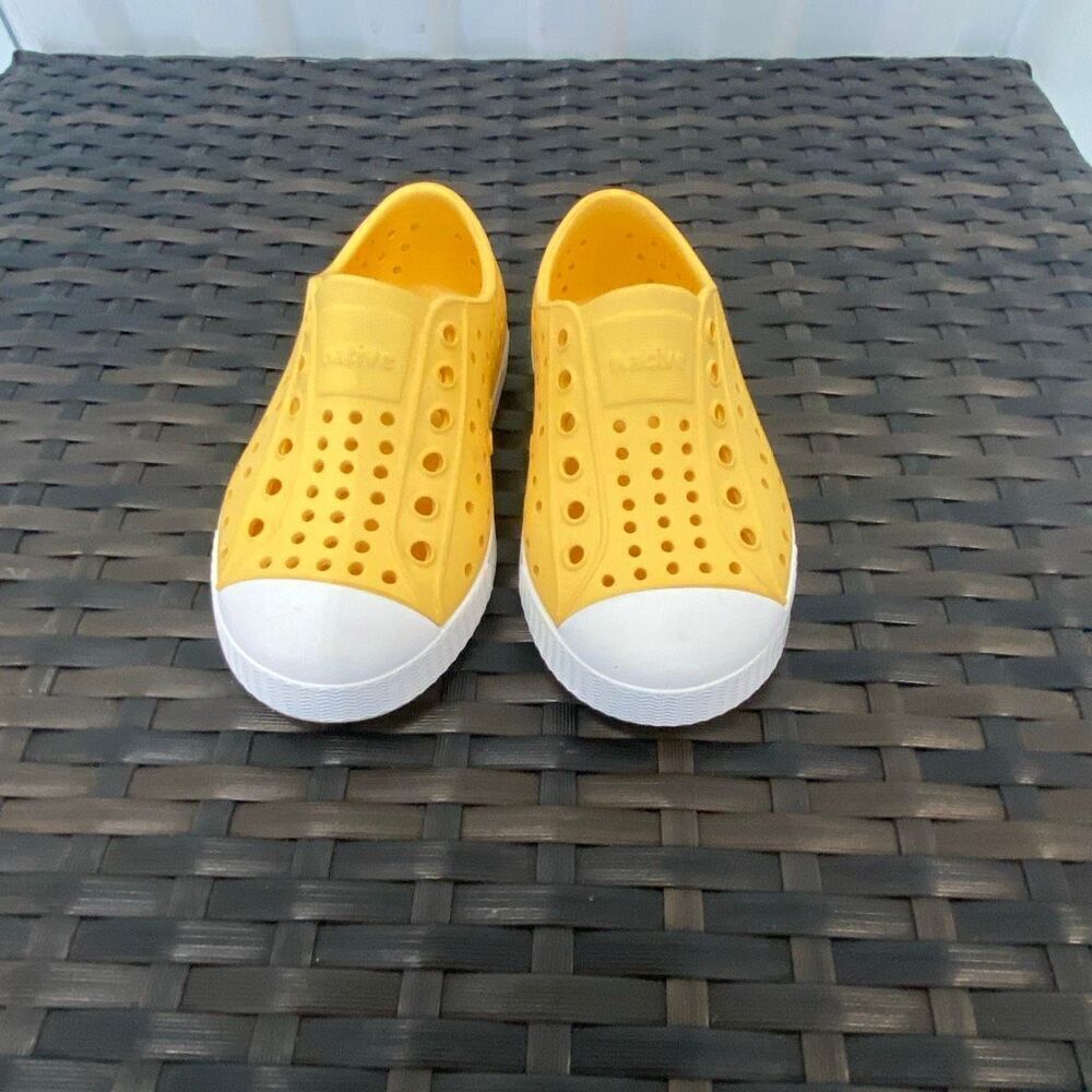 Native Jefferson shoes children’s size 7